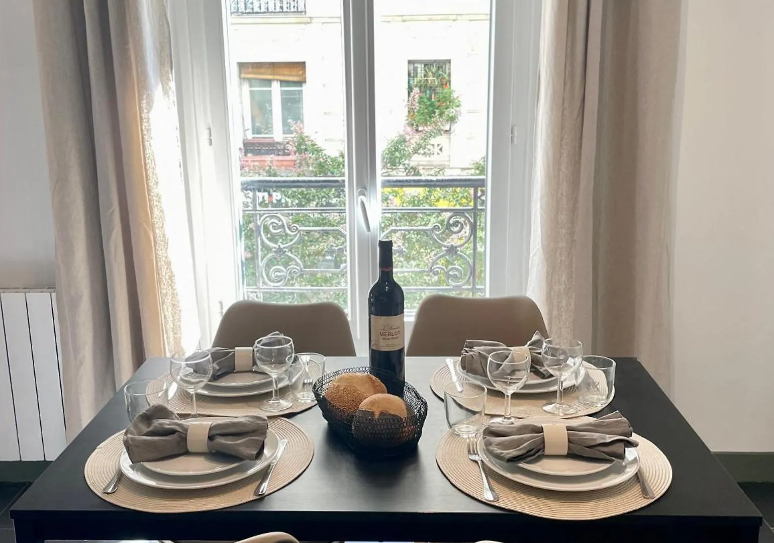 Unique Authentic Apartment In Le Marais Paris