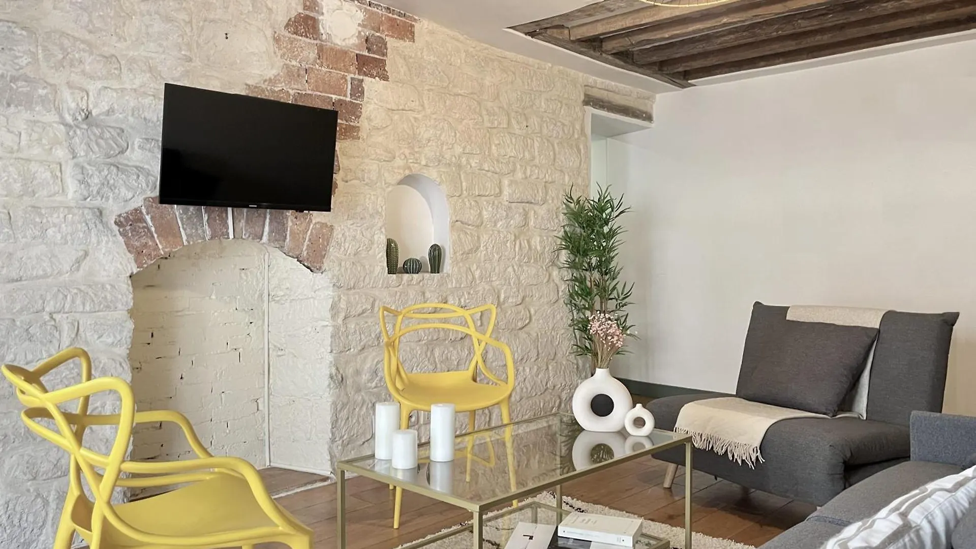 Unique Authentic Apartment In Le Marais Paris France