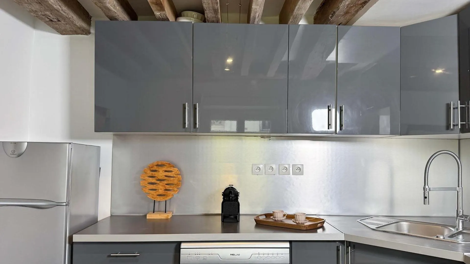 Unique Authentic Apartment In Le Marais Paris
