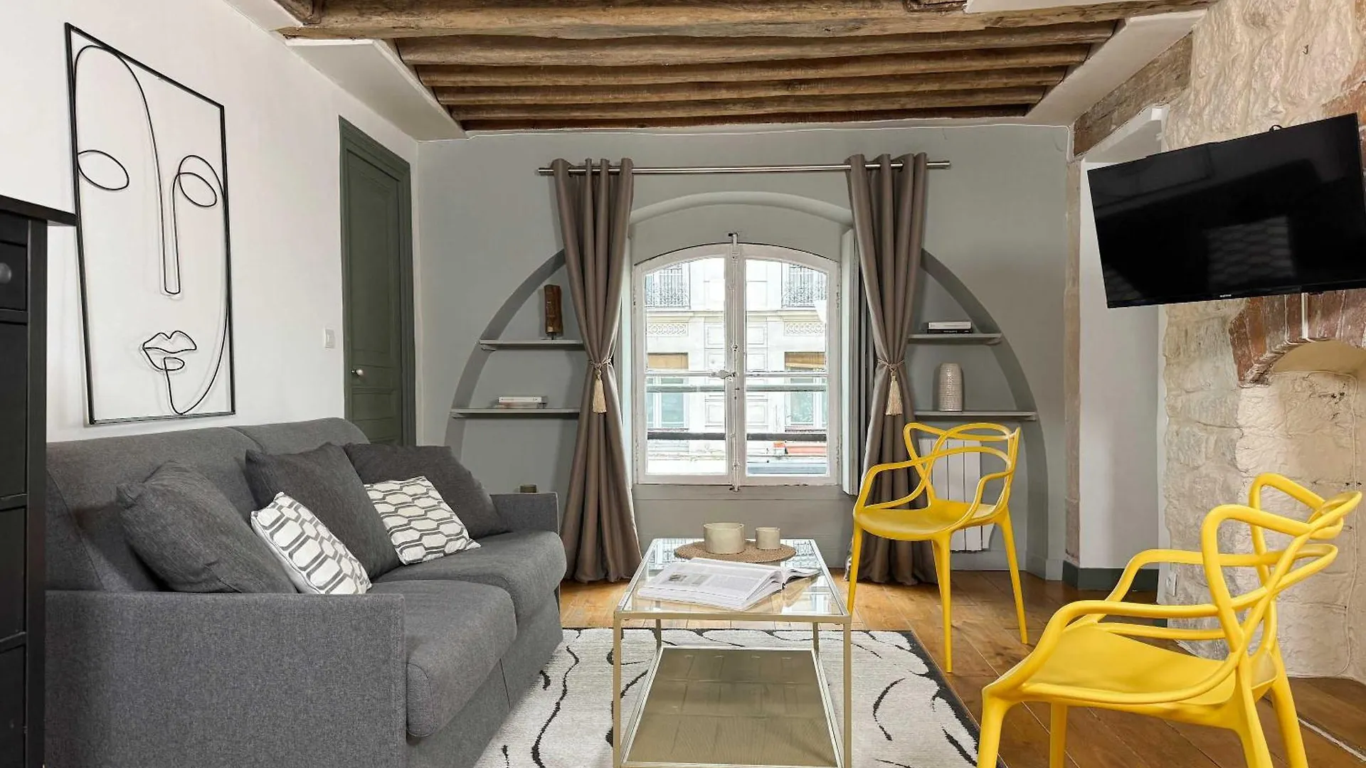 Unique Authentic Apartment In Le Marais Paris 0*,