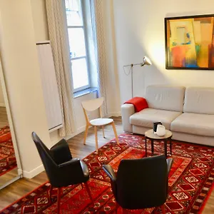  Apartment 1 Bedroom In The Heart Of The Marais Area